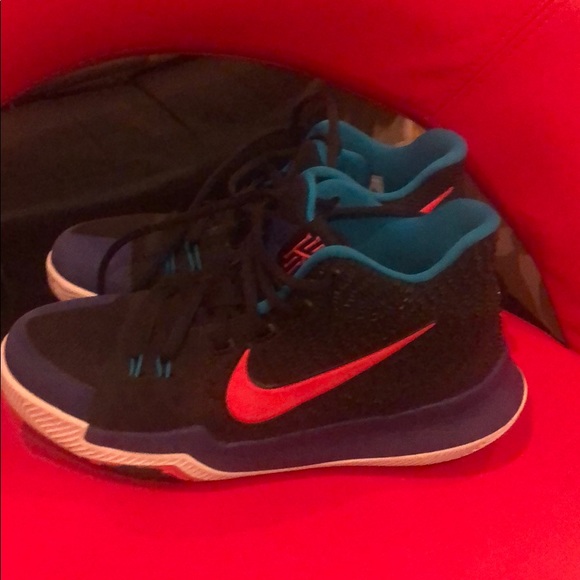 Kyrie Irving Basketball Tennis - Picture 3 of 4